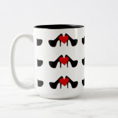 Ich habe eine Tasse für das Muster von Herzschuhen (Links)
