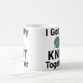 Ich habe meine Strickarbeit im Griff Kaffeetasse (Mittel)