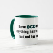 Ich habe OCD und ADDIERE Typografie Tasse (Vorderseite Links)