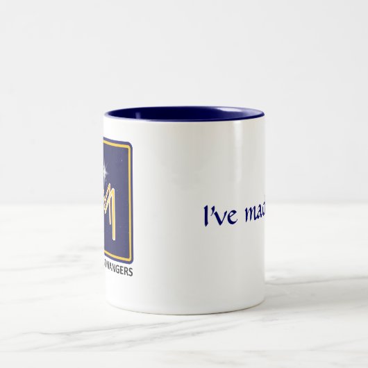 Ich habe Raum gemacht Zweifarbige Tasse (Mittel)