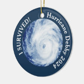 Ich habe überlebt! Hurrikan Debby 2024 Keramik Ornament (Links)