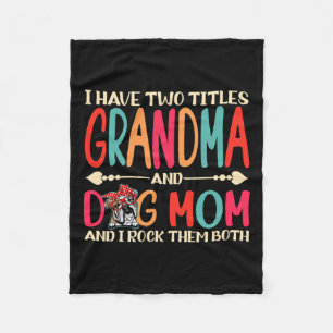 Ich habe zwei Titel Oma und englischer Bulldog Mo Fleecedecke