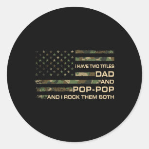 Ich habe zwei Titel Vater und Pop-Pop Vatertag Gra Runder Aufkleber