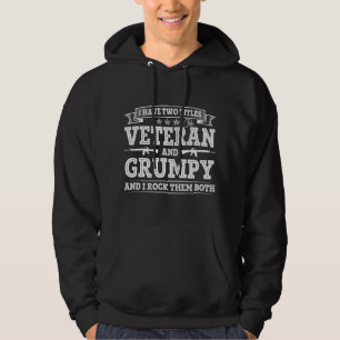 Ich habe zwei Titel Veteran und Grumpy Funny Proud Hoodie