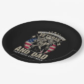 Ich habe zwei Titel Veteran und Papa und ich geste Pappteller (Schrägansicht)