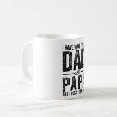 Ich habe zwei Titeln Vater und Papa und ich rockte Kaffeetasse (Vorderseite Links)