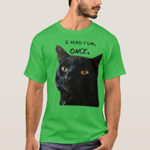 Ich hatte mal Spaß mit einer sonderbaren schwarzen T-Shirt