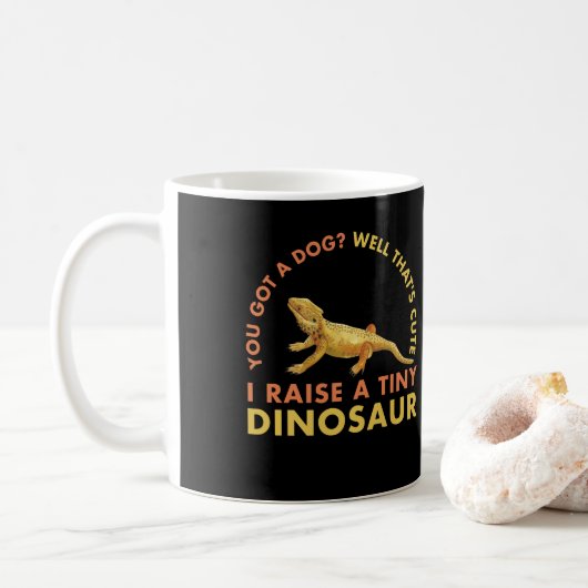 Ich hebe eine winzige Dinosaurier-Lizard Reptilien Kaffeetasse (Mit Donut)
