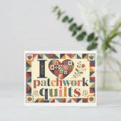 "Ich [Herz] Patchwork-Quilts" Postkarte (Stehend Vorderseite)