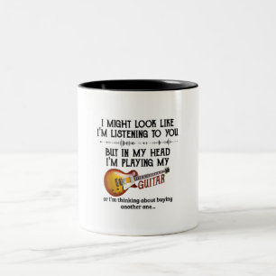 Ich höre dir zu, aber in meinem Kopf spiele ich Zweifarbige Tasse