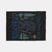 Ich identifiziere mich als Camper Lustiger Bigfoot Fleecedecke (Vorderseite (Horizontal))