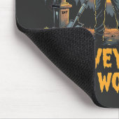 Ich identifiziere mich als Graveyard Shift Worker Mousepad (Ecke)