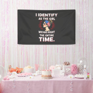 Ich identifiziere mich als Mädchen, das zur vollen Banner