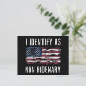 Ich identifiziere mich als nicht-bidenare Patriot- Postkarte (Stehend Vorderseite)