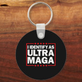 Ich identifiziere mich mit Ultra MAGA Ultra MAGA u Schlüsselanhänger (Vorderseite)