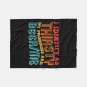 Ich identifiziere, wie dreist meine Pronomen sind  Fleecedecke (Vorderseite (Horizontal))