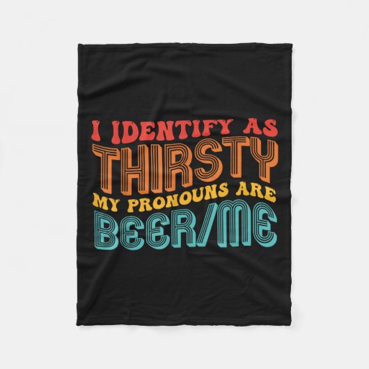 Ich identifiziere, wie dreist meine Pronomen sind  Fleecedecke (Vorderseite)