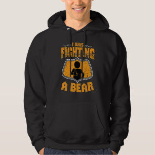 Ich kämpfte gegen Elbo, ein Bärenrückwärtsgang geg Hoodie