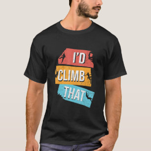 Ich klettere auf den Felskletter, der den Kletterk T-Shirt