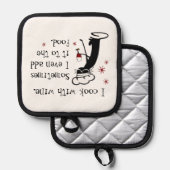 Ich koche mit Wein Funny Zitat mit Chat Topflappen (Vorderseite/Rückseite)