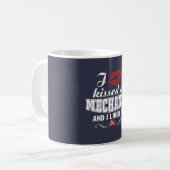 Ich küsste einen MECHANIKER Kaffeetasse (Vorderseite Links)