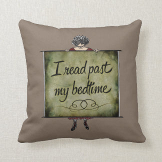 Ich las hinter meinem Vintagen Bedtime Kissen