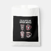 Ich laufe auf Kaffee und Horror Film Beängstigend  Geschenktütchen (Vorderseite)