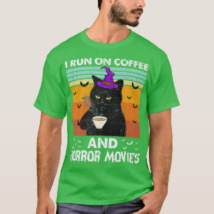Ich laufe auf Kaffee und Horror Film Halloween Kaf T-Shirt