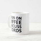 Ich laufe auf Kaffee und schreibe Worte Kaffeetasse (Vorderseite Links)