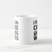Ich laufe auf Kaffee und schreibe Worte Kaffeetasse (Mittel)
