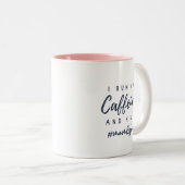 Ich laufe Coffein und küss #momlife Zweifarbige Tasse (VorderseiteRechts)