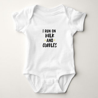 Ich laufe mit Milch und Cuddles Baby Bodysuit Baby Strampler