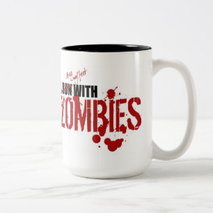 ICH LAUFE MIT ZOMBIES ZWEIFARBIGE TASSE