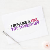 Ich laufe wie ein Mädchen, das versucht, behalten Ovaler Aufkleber (Umschlag)