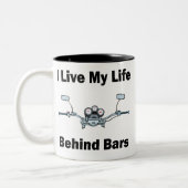 Ich lebe mein Leben hinter Gittern Zweifarbige Tasse (Links)