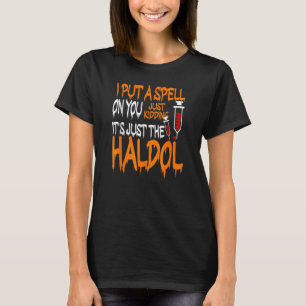 Ich lege dir einen Zauber auf, wenn du nur das Knu T-Shirt