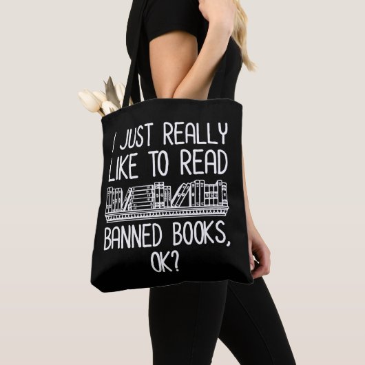Ich lese gerne verbotene Bücher, ok? Tasche (Von Nahem)