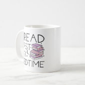 Ich lese über meine Schlafenszeit hinaus Kaffeetasse (Vorderseite Links)