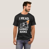 Ich lese verbotene Bücher Aviäre Leser Bibliophile T-Shirt (Vorne ganz)