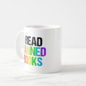 Ich lese verbotene Bücher Regenbogen Kaffeetasse (Vorderseite Links)