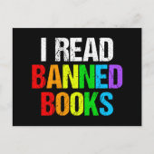 Ich lese verbotene Bücher Regenbogen Postkarte (Vorderseite)