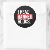 Ich lese verbotene Bücher Runder Aufkleber (Tasche)