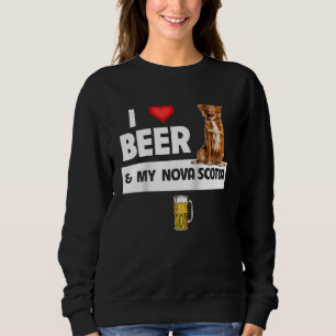 Ich liebe Bier und meinen Nova Scotia Duck Dog Mom Sweatshirt