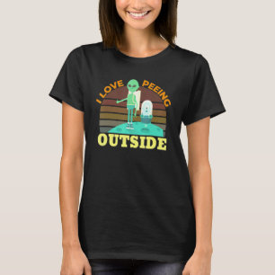 Ich liebe es, draußen zu pinkeln Humorvolles Wande T-Shirt