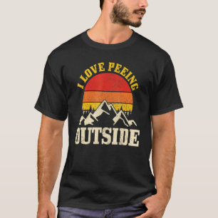 Ich liebe es, draußen zu pinkeln, Vintage-Camping- T-Shirt