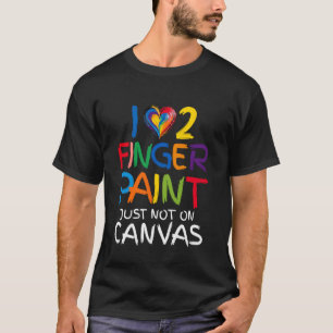Ich liebe es, mit Fingern zu malen, ich male ein a T-Shirt
