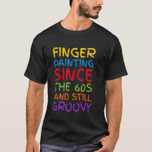Ich liebe es, mit Fingern zu malen. Ich male ein l T-Shirt
