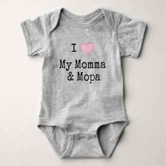 Ich Liebe Mama & Mopa (nicht binär/geschlechtsneut Baby Strampler