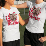 Ich Liebe mein Bestie Foto Custom T-Shirt<br><div class="desc">Sie suchen ein niedliches Geschenk für Ihre Geschenke? Dieses lustige Herzdesign kann mit einem beliebten Foto personalisiert werden.</div>