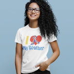 Ich Liebe mein Bruder Autismus Bewusstsein Custom  T-Shirt<br><div class="desc">Ich Liebe Mein Bruder geschrieben in Rot,  Gelb und Blau coole Primärfarben. Das rote Herz ist mit dem Puzzleteil-Autismus-Bewusstseinsband für eine liebevolle Schwester oder einen lieben Bruder verpackt. Personalisieren Sie mit dem Namen Ihres Bruders.</div>